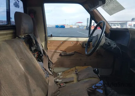 1986 Toyota Pickup 1/2 Ton Rn50 из США, поврежденный, VIN JT4RN50R2G0219024